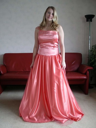 Pink ballgown | Cindy shows her salmon pink ballgown. She lo… | Flickr