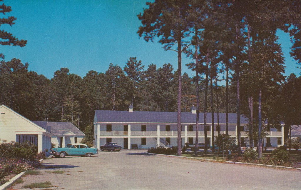 Whispering Pines Motel-Hotel - Accomac, Virginia