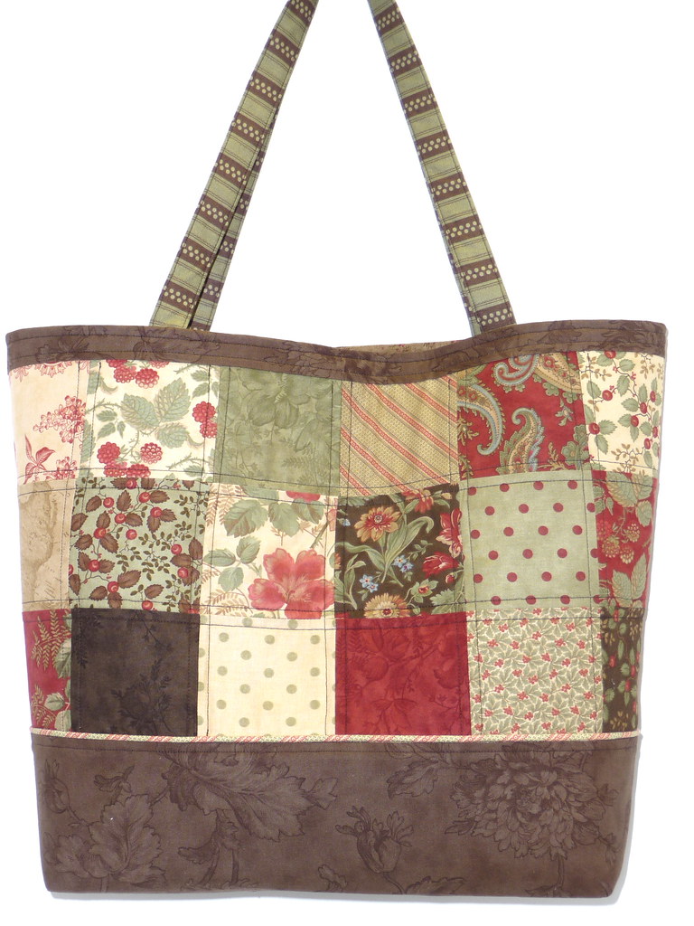 Charm Square Tote | This roomy tote uses a set of coordinati… | Flickr
