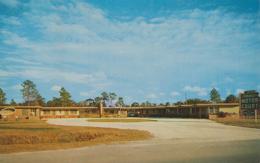 Springs Motor Court - Homosassa Springs, Florida