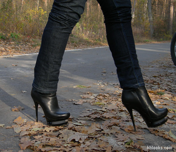 Walking in high heels platform designer boots | More photos … | Flickr