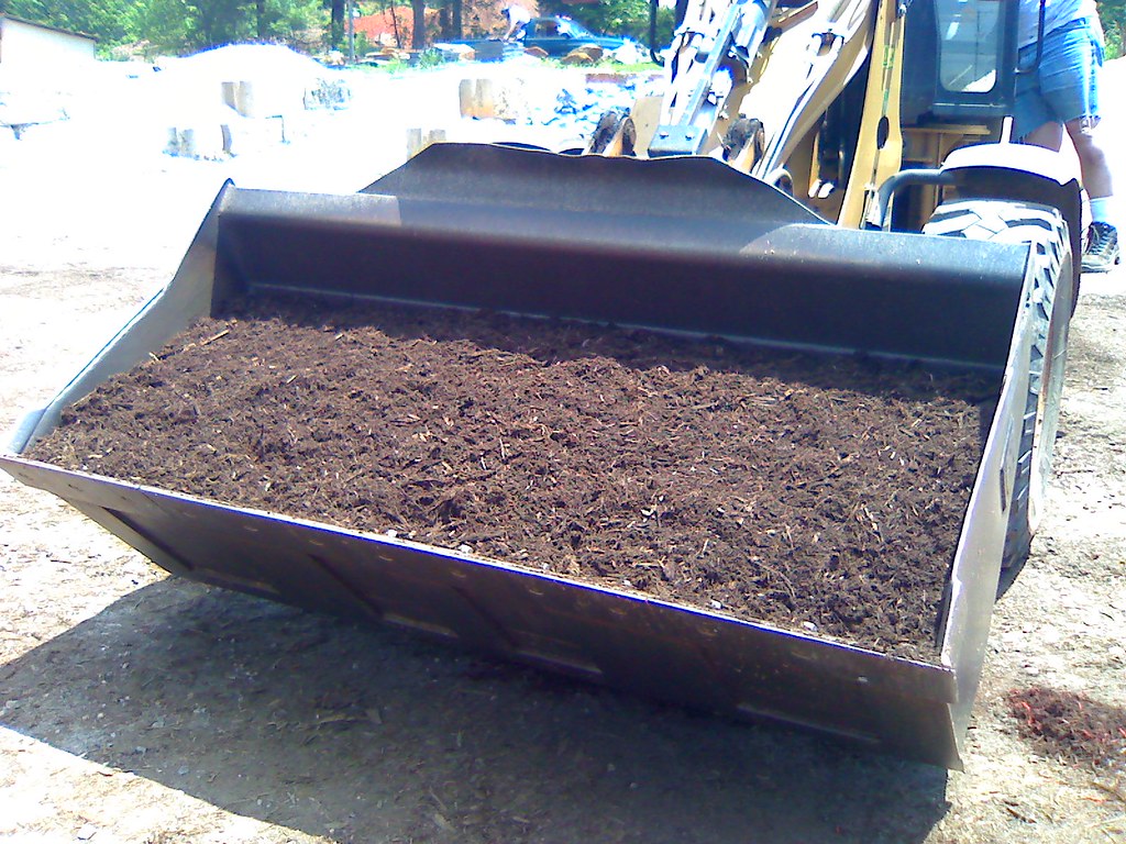 1-cubic-yard-of-mulch-this-is-our-mid-size-loader-scoop-b-flickr