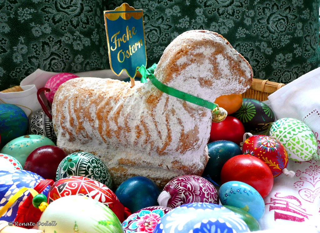Frohe Ostern | Mit diesem Osterlamm inmitten schöner Osterei… | Flickr
