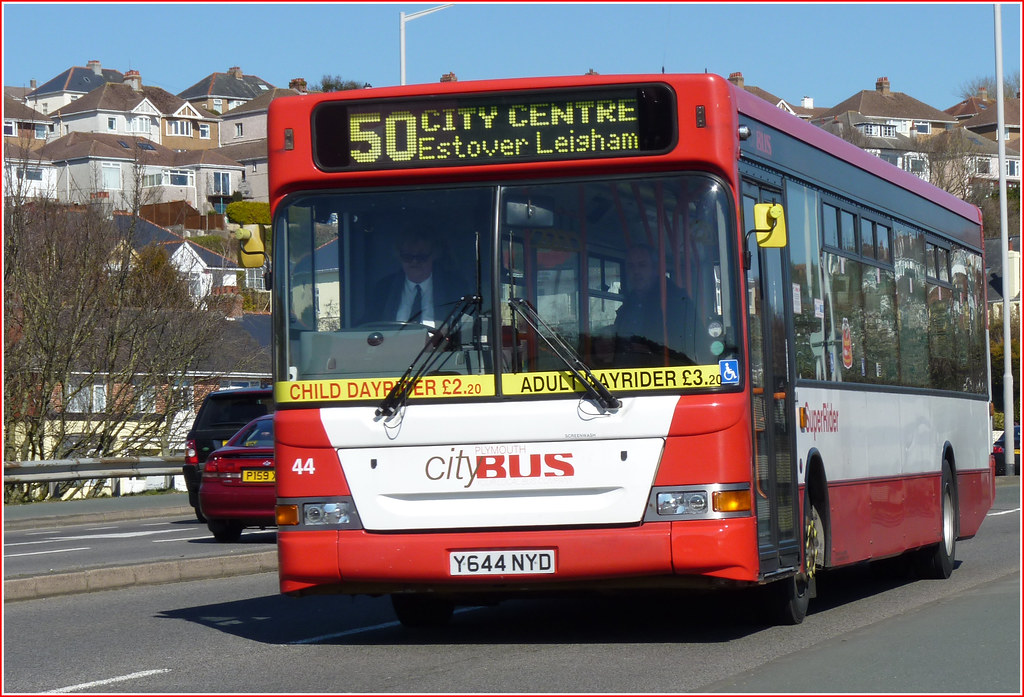 Plymouth Citybus 044 Y644NYD