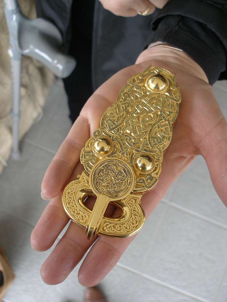 Solid gold replica of belt buckle | Replica of the belt buck… | Flickr