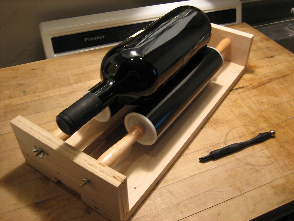 Wine Bottle Cutting Jig A jig to cut the ends off of wine … Flickr