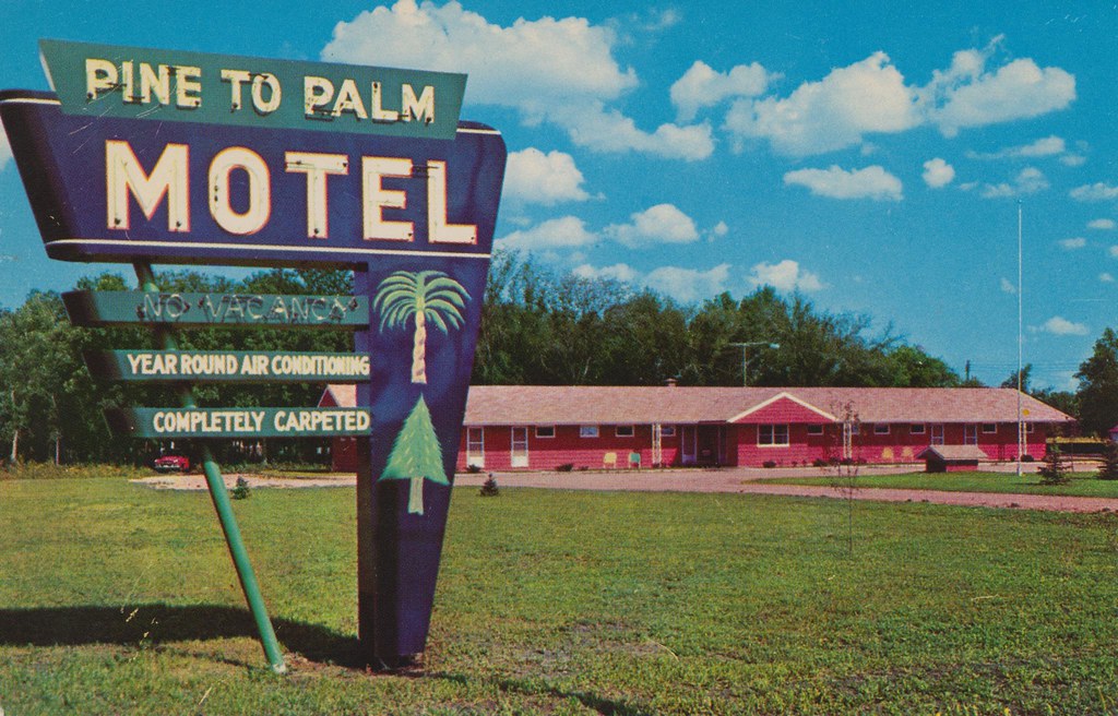 Pine to Palm Motel - Crookston, Minnesota