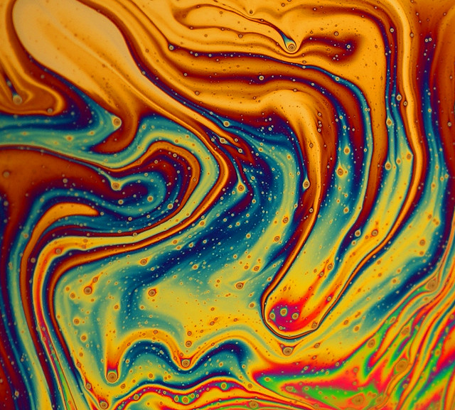 Soap Film 27 | Soap and water mixture in an 18mm ring (a 'bu… | Flickr