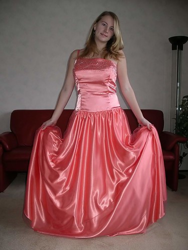 Full skirt | The satin skirt of this ballgown is sooooo beau… | Flickr