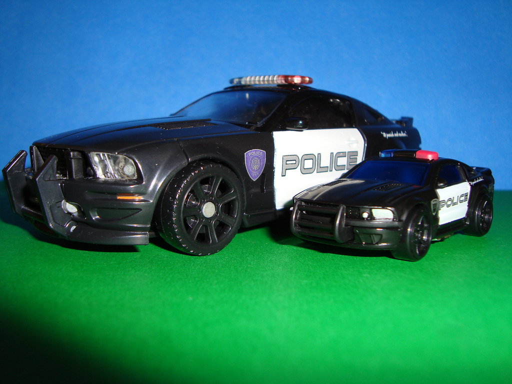 Saleen S281 Extreme (Transformers Barricade 81092 81057) Flickr