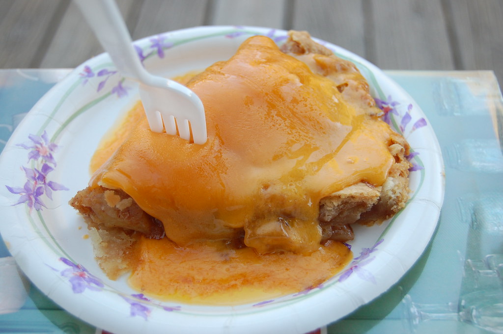 why-people-put-cheese-on-apple-pie-apple-pie-with-cheese-delicious