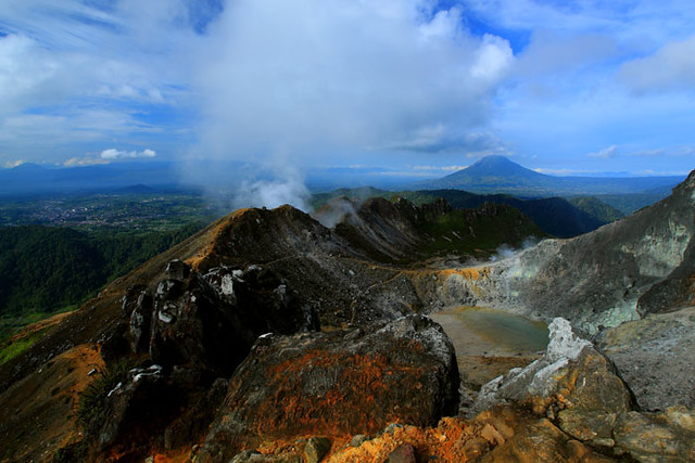 Pemandangan dari atas Puncak Gunung Sibayak | Foto ini saya … | Flickr