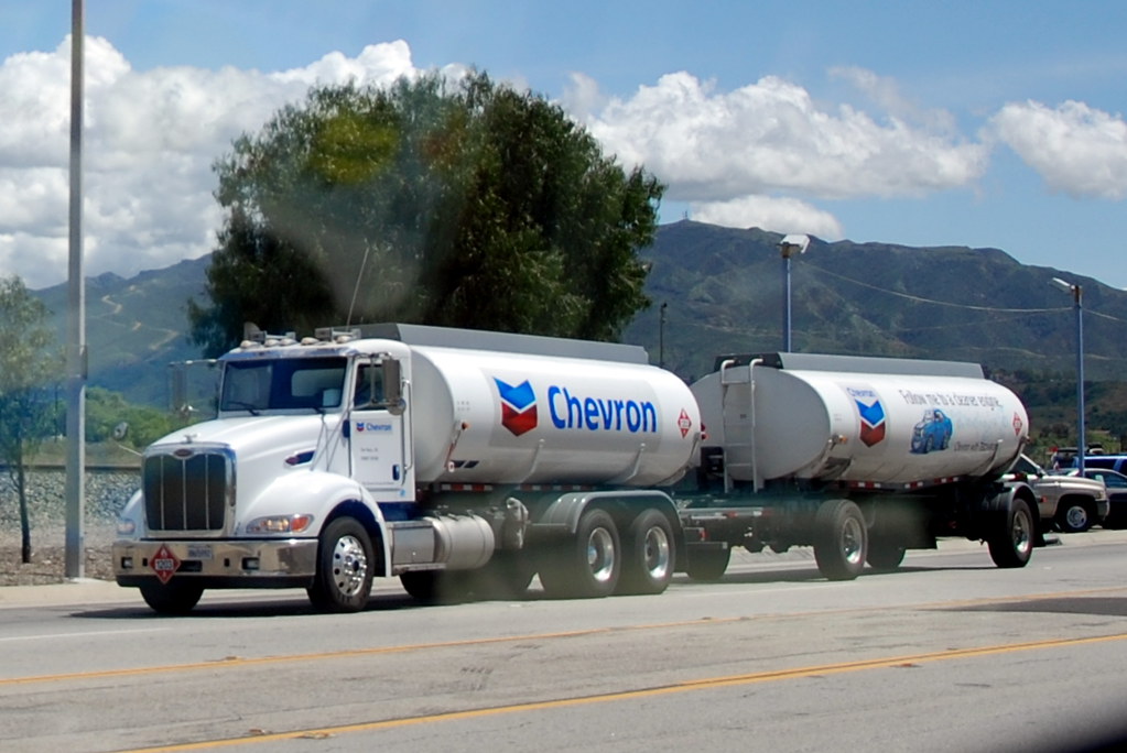 CHEVRON - PETERBILT DOUBLE FUEL TANKER TRUCK | Navymailman | Flickr