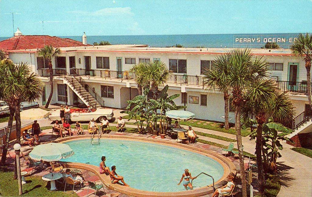 Perry's Ocean Edge Beach Motel - Daytona Beach, Florida