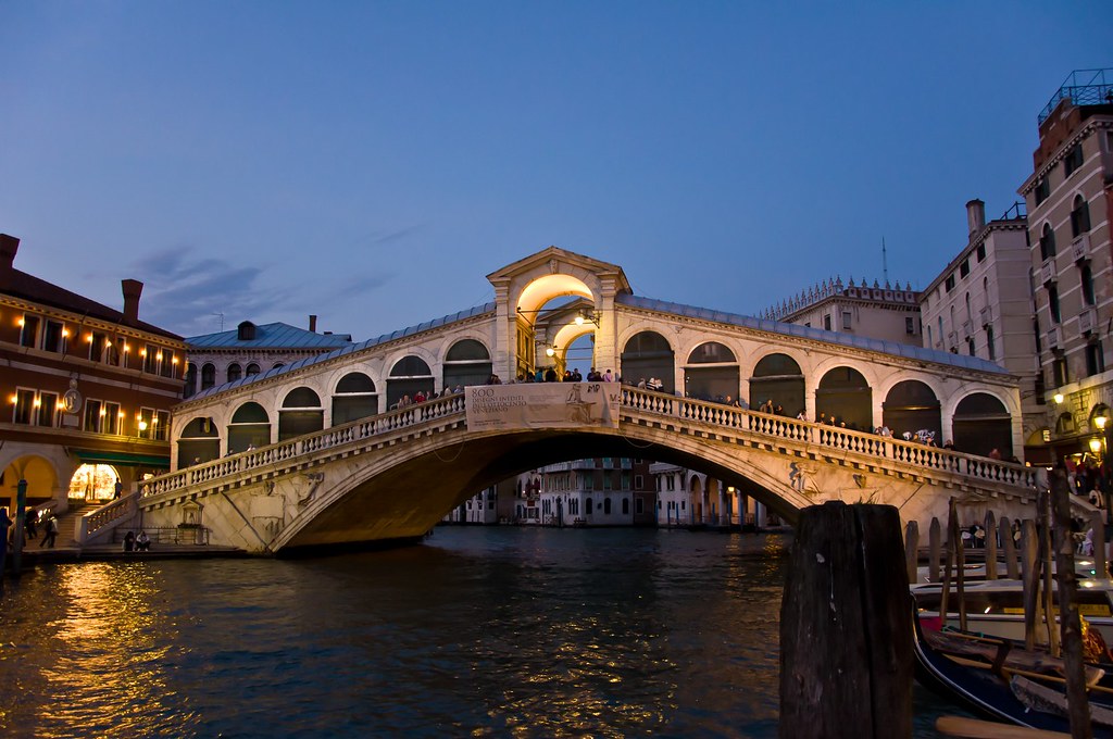 Rialto Bridge at Sunset, Venice, Italy | liwei07 | Flickr