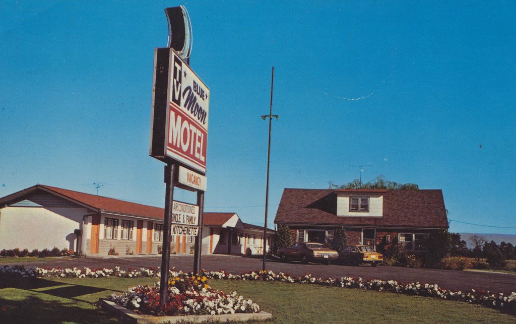 Blue Moon Motel - Niagara Falls, Ontario