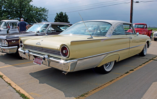 1961 Ford galaxie starliner hardtop #6