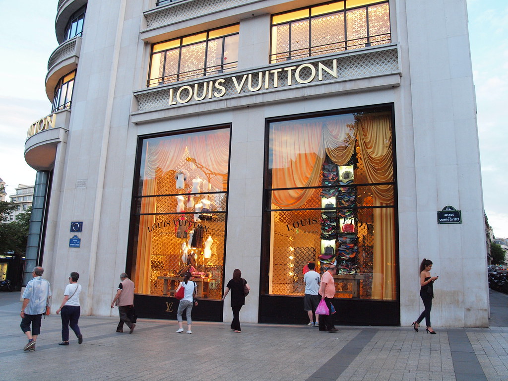 the bag lover | louis vuitton store on the champs élysées pa… | Flickr