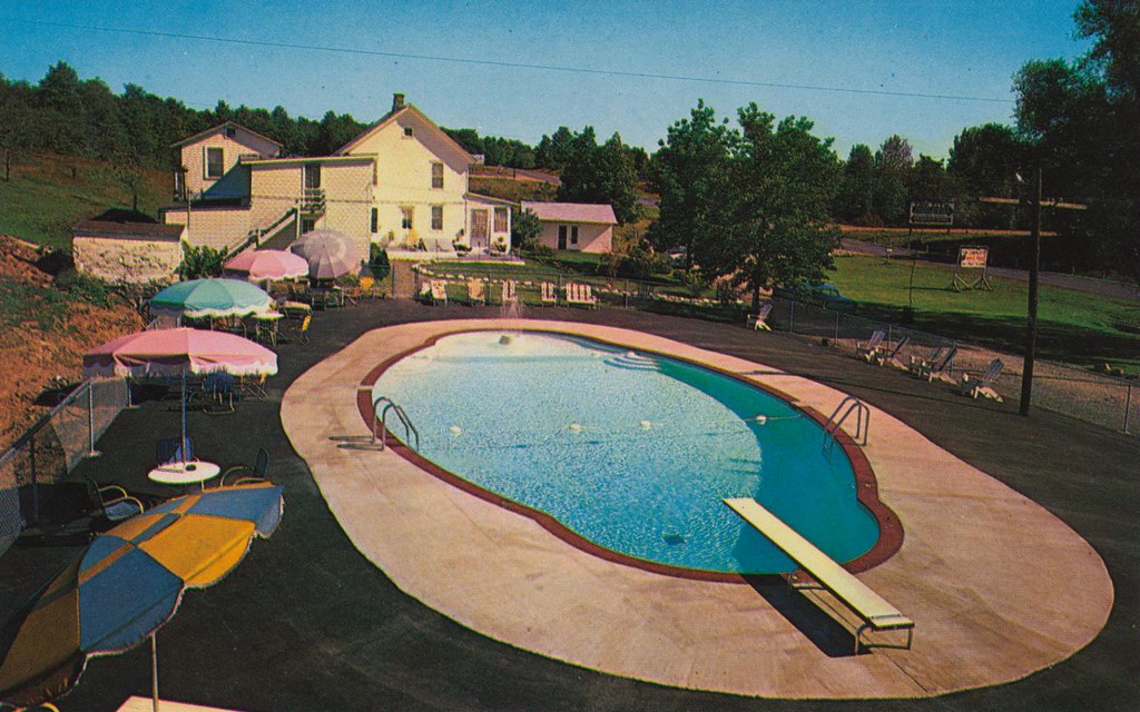 Toy City Resort Motel - Catskill, New York