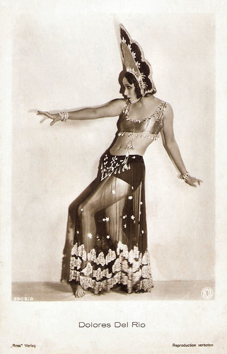 Dolores del Rio in The Red Dance (1928)