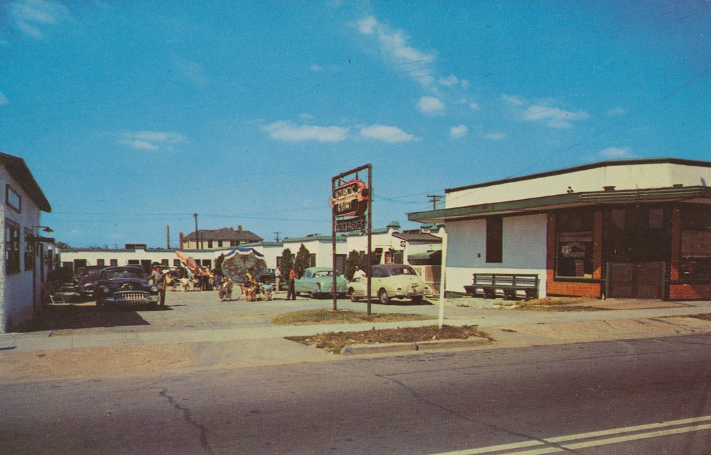 The Cardboard America Motel Archive: Atlantic Court Virginia Beach