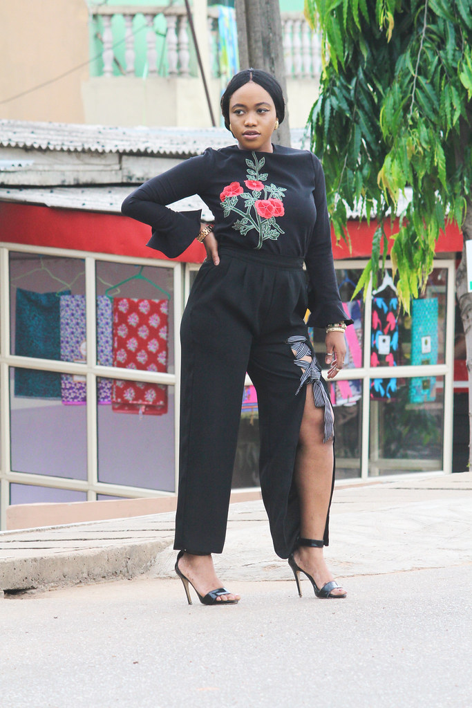 Lagos city chic blogger featuring Nigerian brand Katie Wang, Rose embroidery, Rose embroidery patch,Rose embroidered dress, Blogger in Lagos, Lagos bloggers, Lagos fashion bloggers, Nigerian fashion bloggers, Nigerian Lifestyle blogger, Lagos influencer,