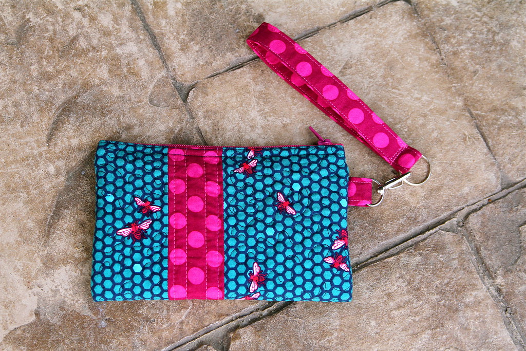 Zippered Pouch #3 | For my niece's birthday, I made a quilte… | Flickr