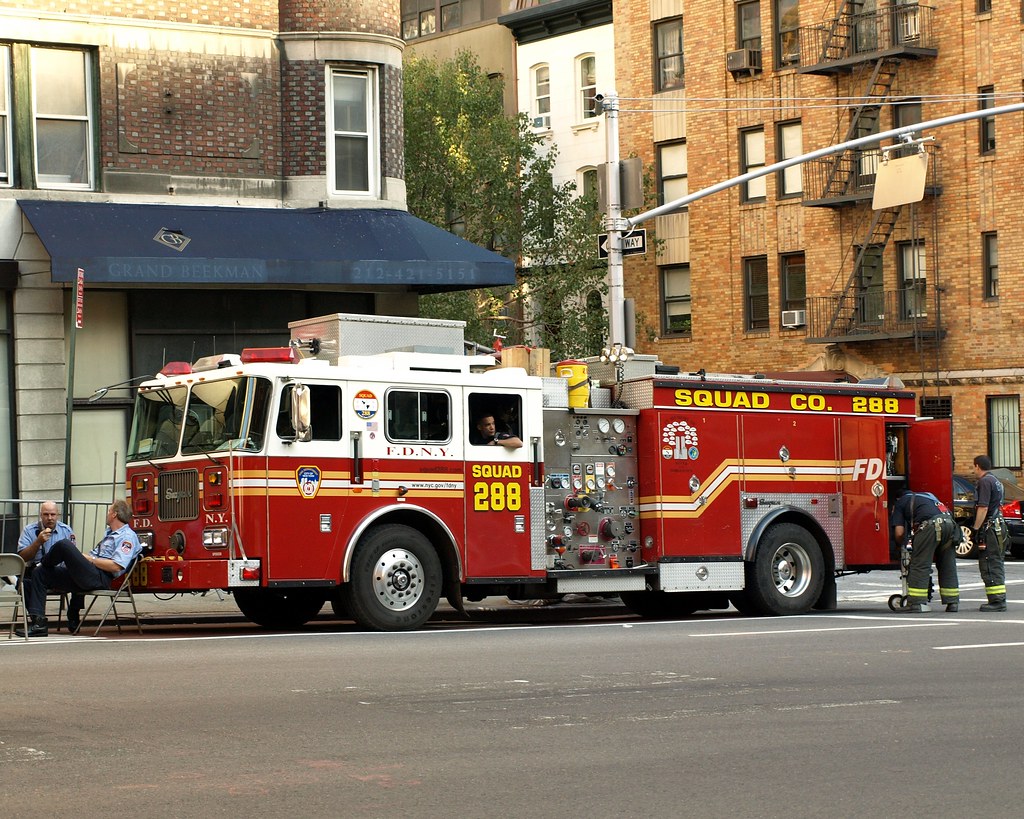 S288e FDNY Squad 288 Fire Truck, New York City | United ...