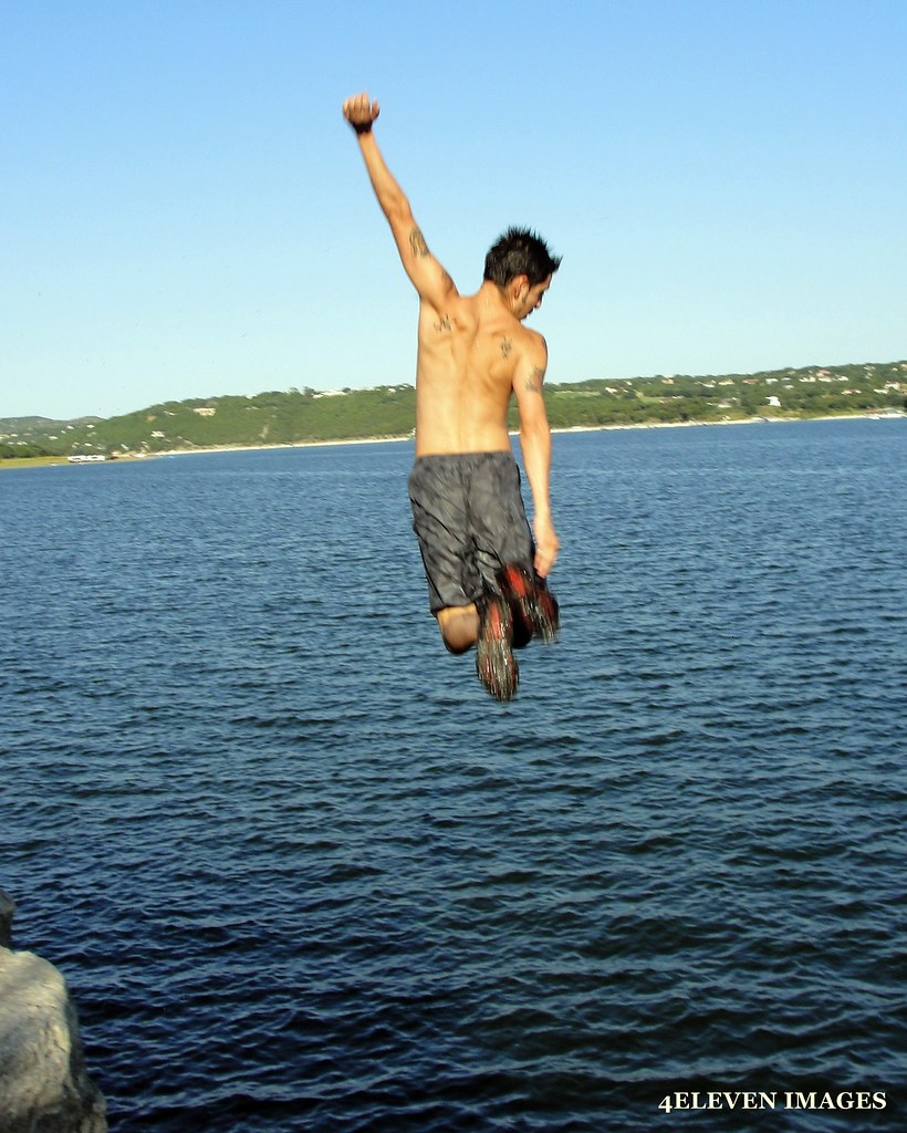 Cliff jumping Cliff diving near Paleface, Lake Travis Aust… Flickr