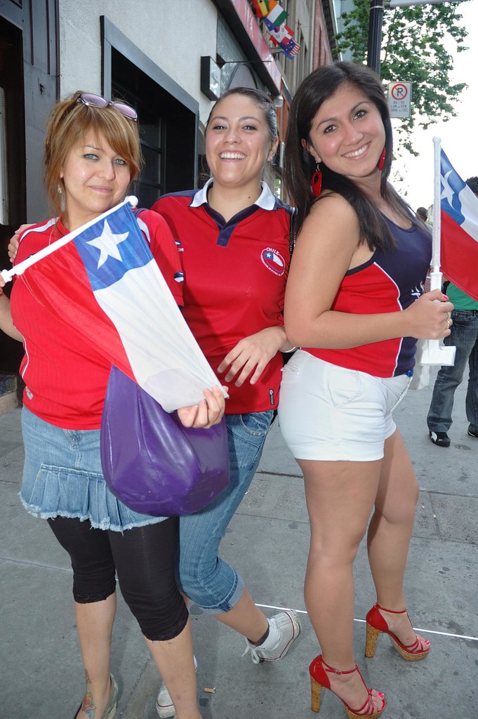 Chilean Girls! | Chilean Girls! Fans Celebrate After Spain D… | Flickr
