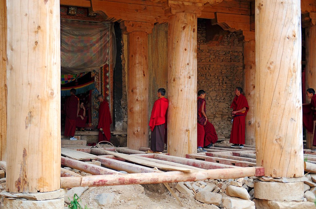 the-pillars-of-buddhism-nyatso-gonpa-tawu-tibet-flickr