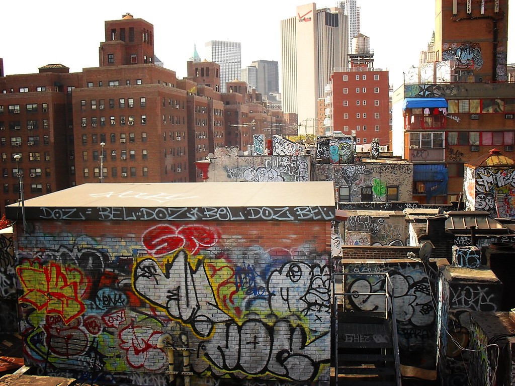 dach graffiti, rooftop graffiti