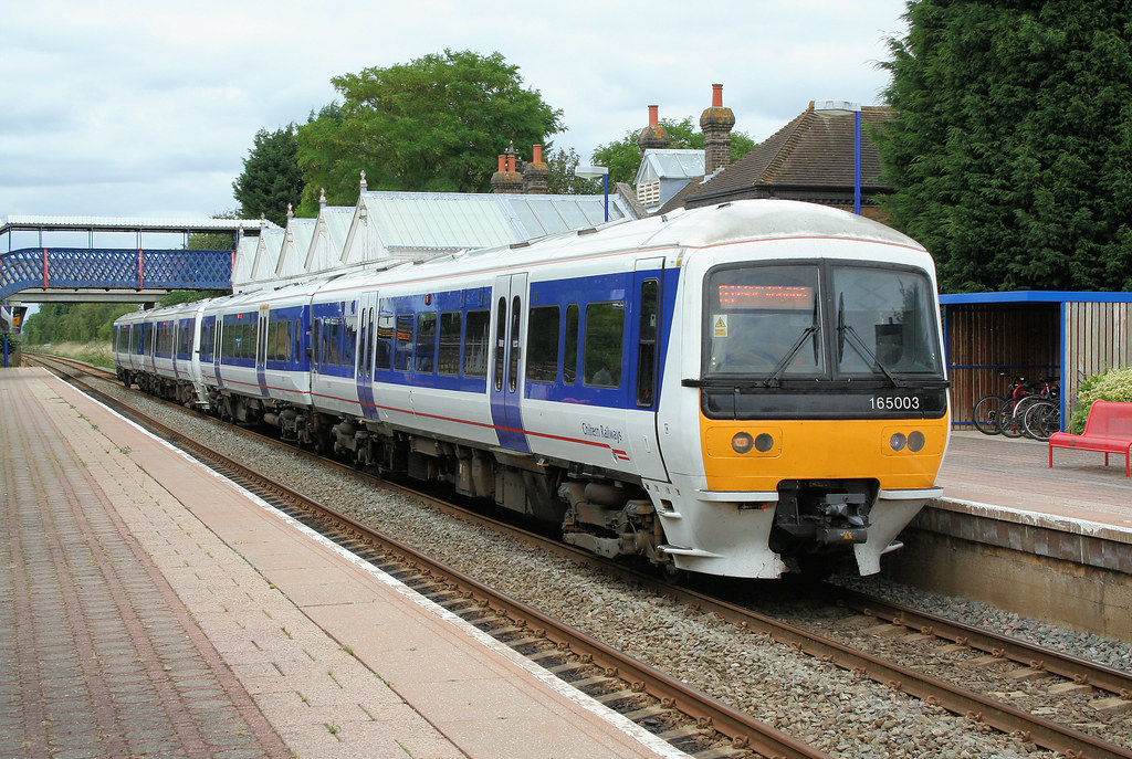 Chiltern Railways Class 165/0 unit at Stoke Mandeville | Flickr