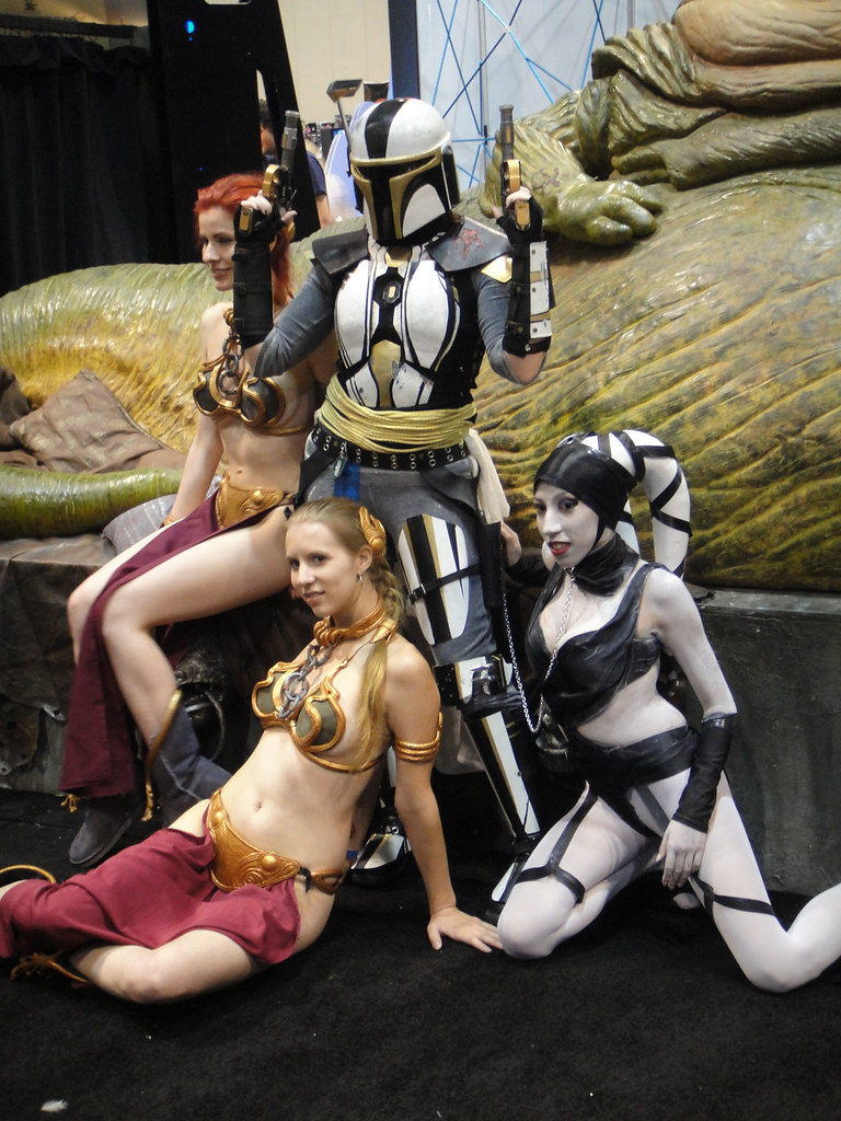 Star Wars Celebration V - Female Mandalorian, Slave Leias,  Flickr-8007