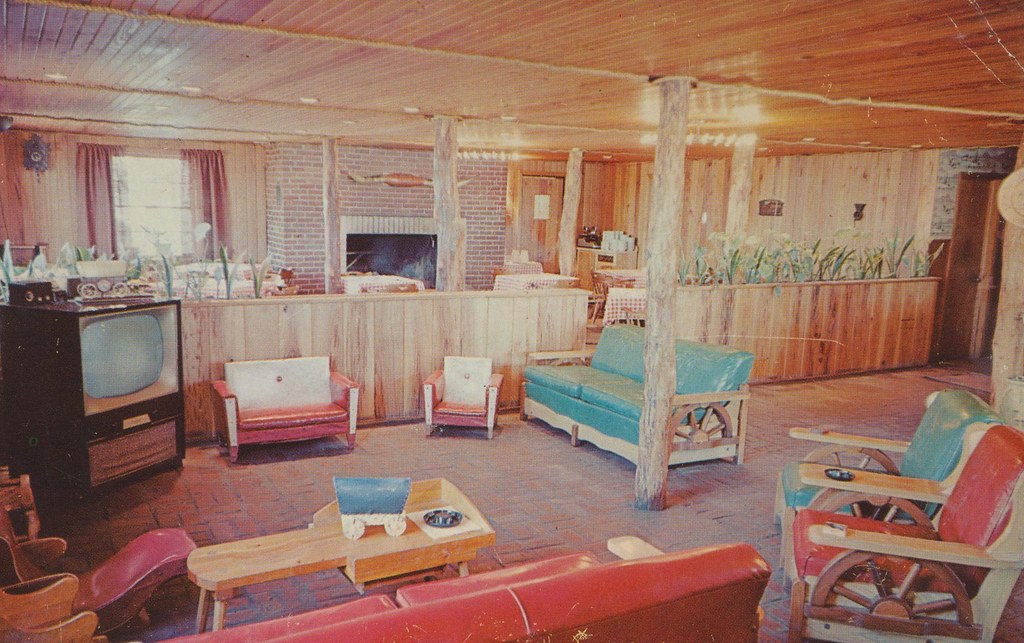 Covered Wagon Lodge Motel - Vincennes, Indiana