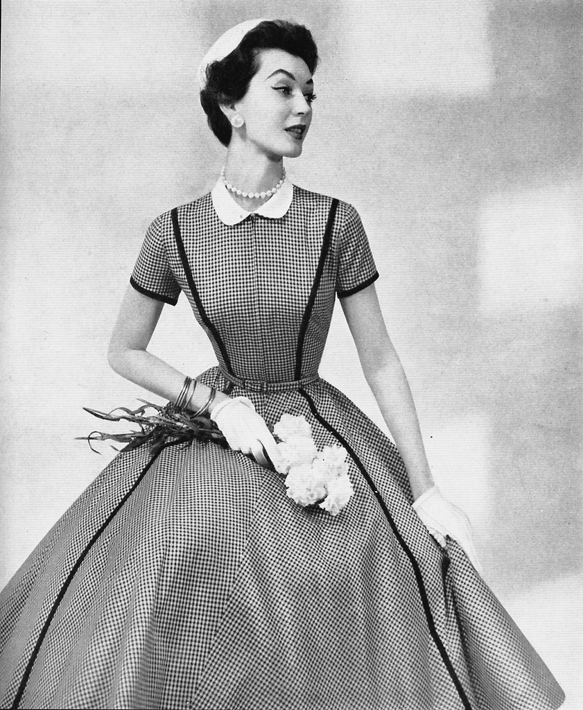 Dovima 1954 | Dovima, Vogue March 1954 Image by courtesy of … | Flickr