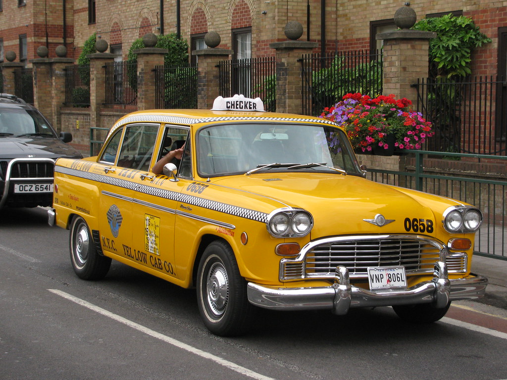 Такси дом 4. Лондонский КЭБ 1950. Йеллоу КЭБ. Ford 1950 Yellow Cab Taxi. Американское такси.