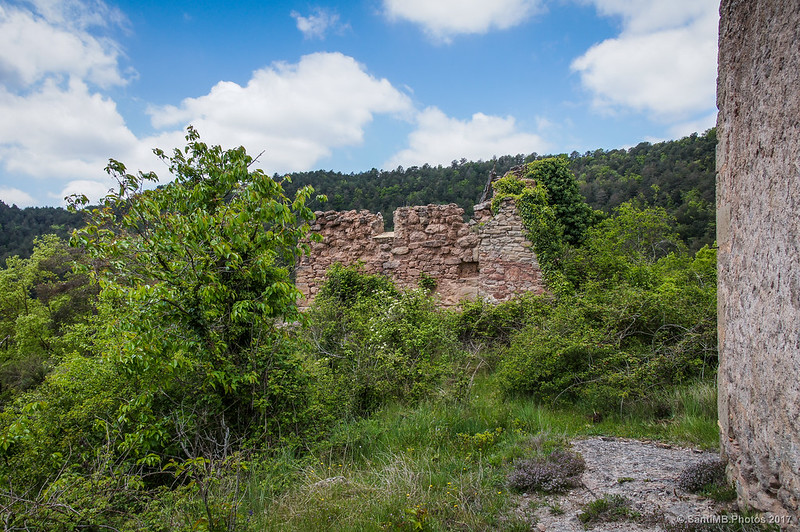 Ruinas en la Roca Romaní