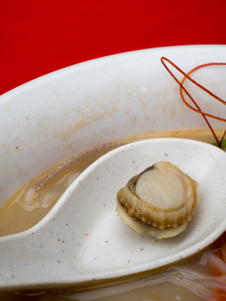 Fresh juicy scallop for the Hennessy XO Seafood Noodles.