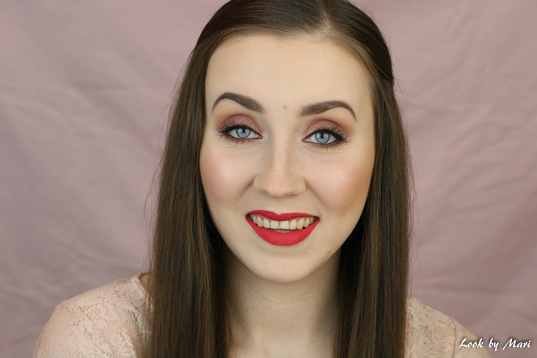 1 estee lauder double wear stay-in-place foundation review 1N1 Ivory Nude swatch swatches on the skin on pale skin