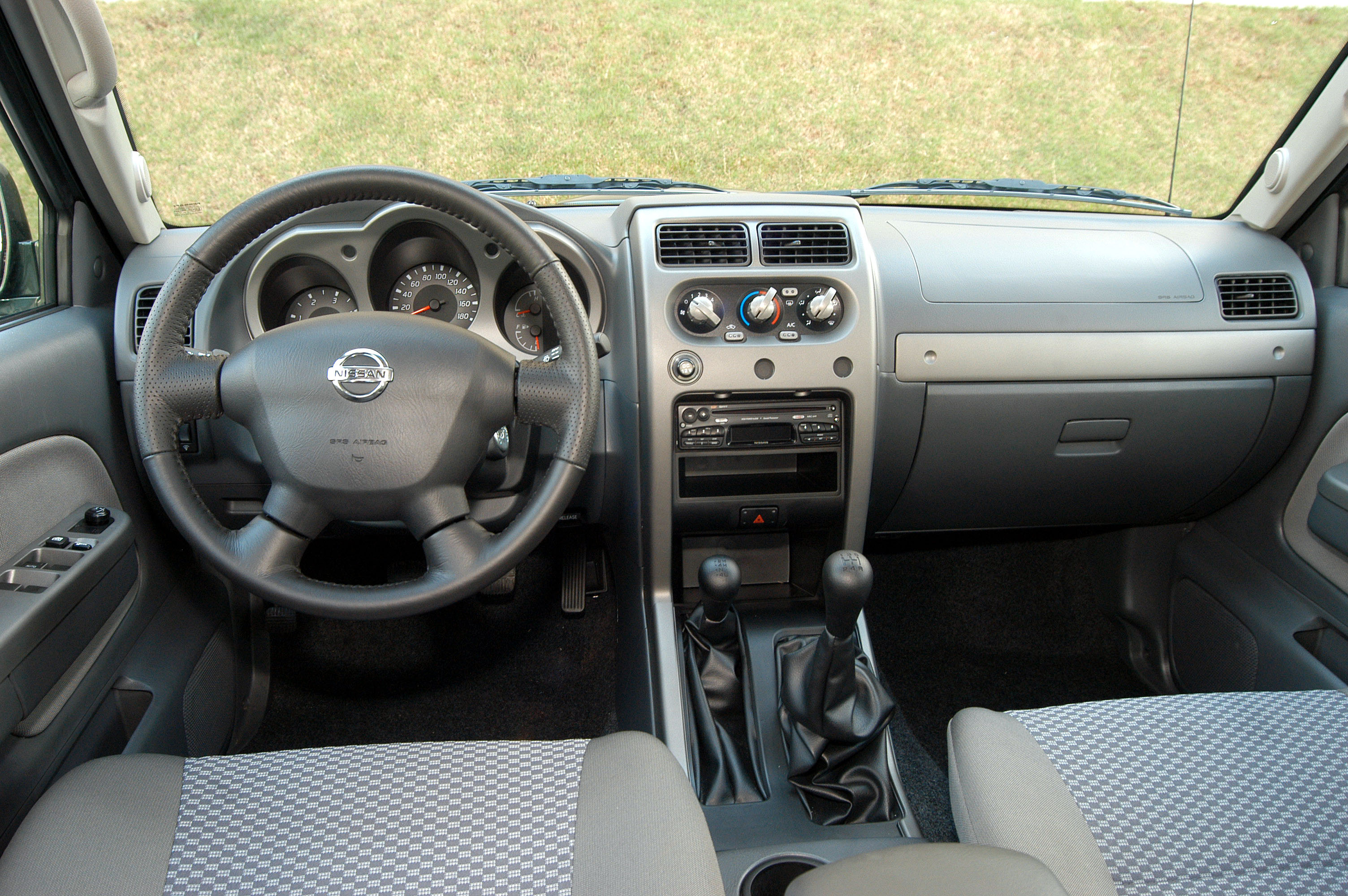 Nissan Frontier Se 2 8 12v 2005 Interior