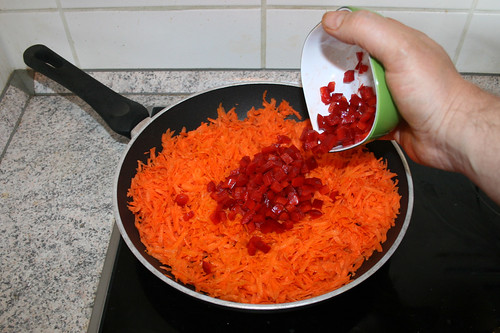03 - Möhren & Paprika andünsten / Braise carrots & bell pepper
