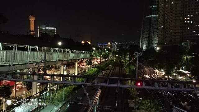 Hasil jepretan kamera Xiaomi Mi6 pada malam hari