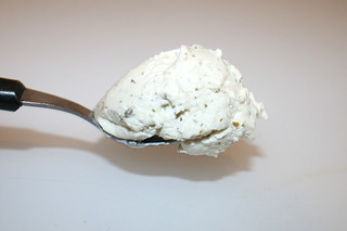 08 - Zutat Kräuterfrischkäse / Ingredient herb cream cheese