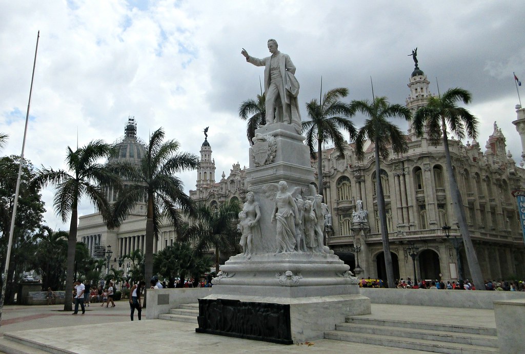 havana-marti-statue