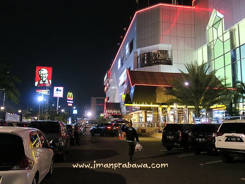  Parkiran  Arion Mall  Gambar ini merupakan bagian dari 