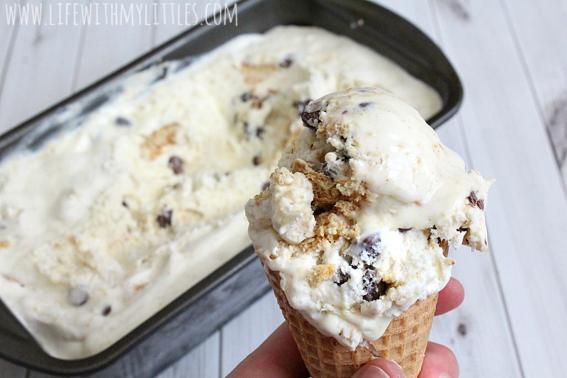 This no-churn graham cracker ice cream recipe is so good and easy! It tastes a lot like a copycat BYU Creamery Graham Canyon ice cream, but made at home!