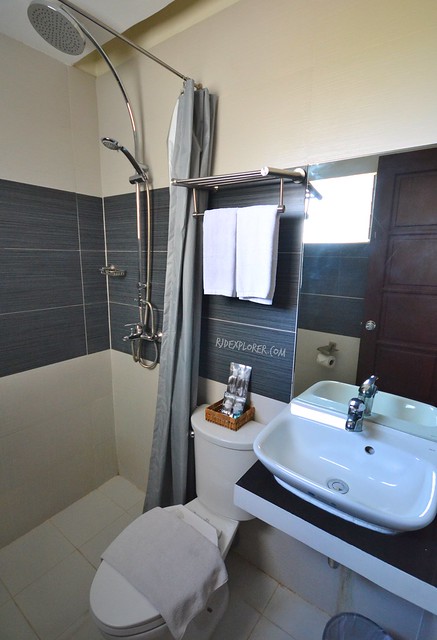 southpole central hotel cebu toilet and bath