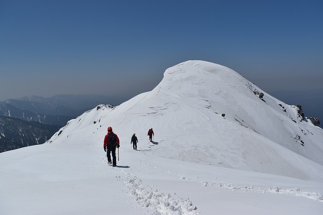 冬の三ノ沢岳山頂