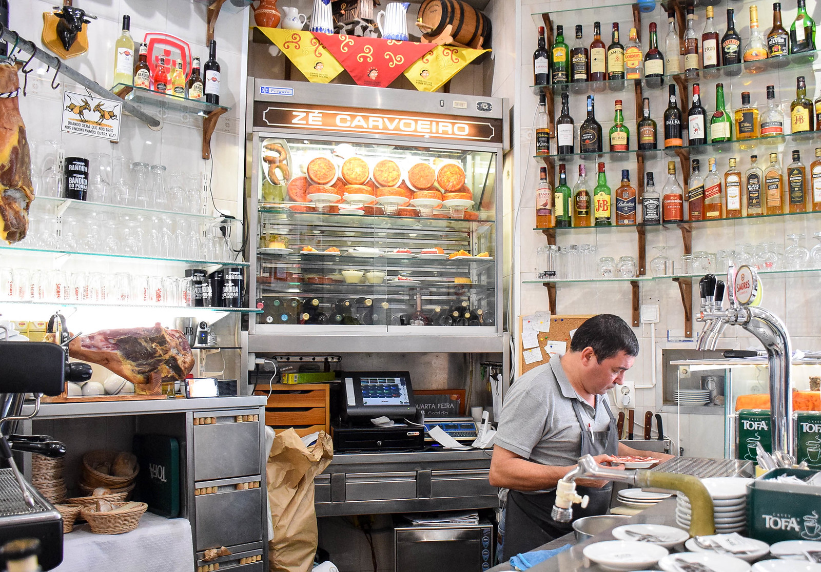 eat like a local in Lisbon